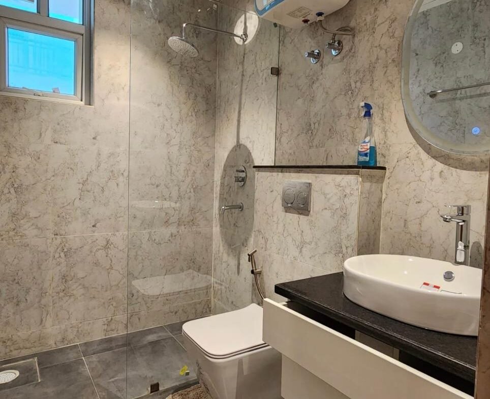 3 bhk flat on airport road zirakpur