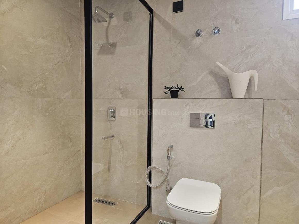 3_bhk_apartment-for-rent-nabha-Zirakpur-bathroom_one 4+1 BHK Fully Furnished Flat For Rent In Ananta Aspire Zirakpur