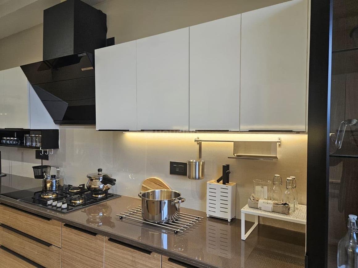 3_bhk_apartment-for-rent-nabha-Zirakpur-kitchen (2) 4+1 BHK Fully Furnished Flat For Rent In Ananta Aspire Zirakpur