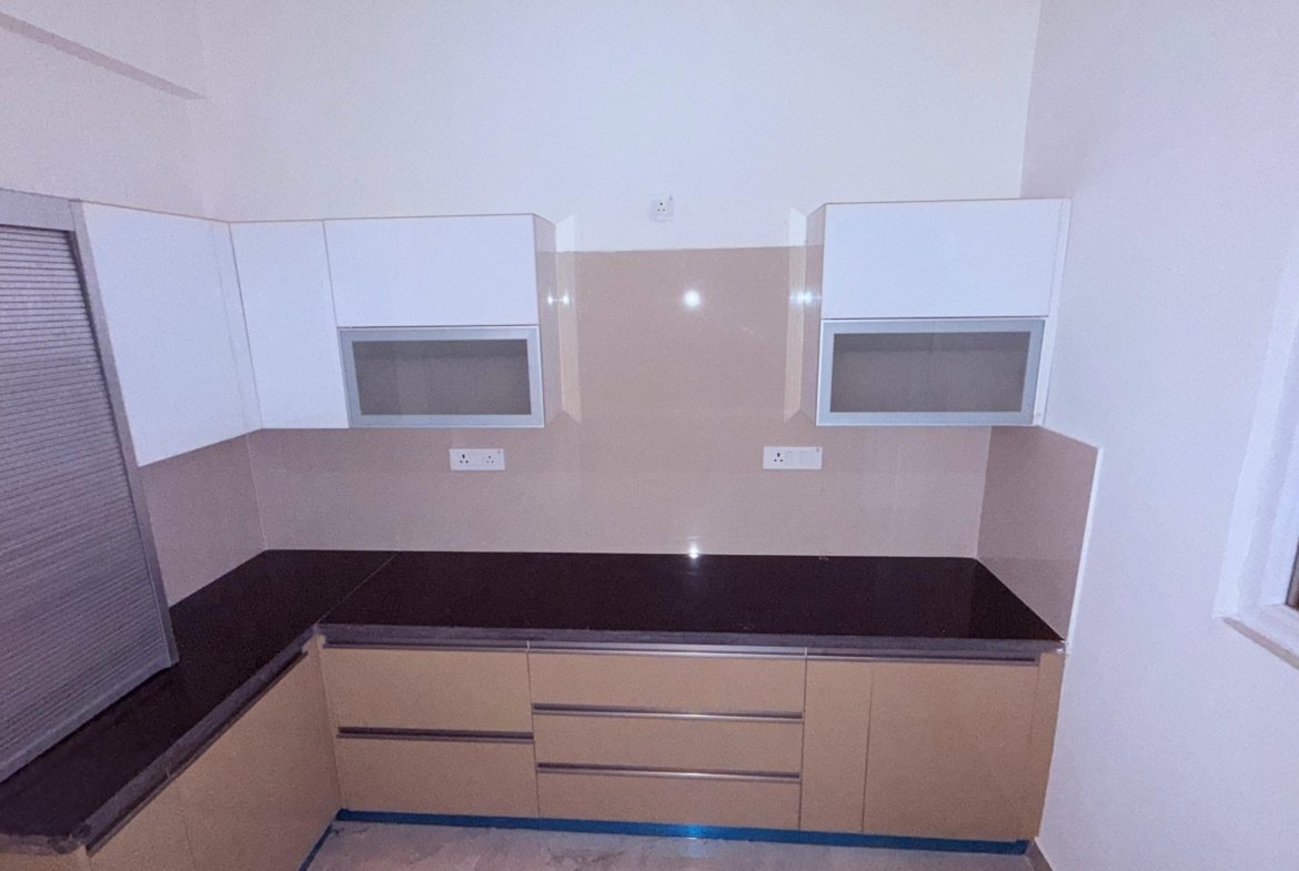 4+1 BHK Flat For Rent in UPTOWN SKYLLA pr7 Airport Road Zirakpur
