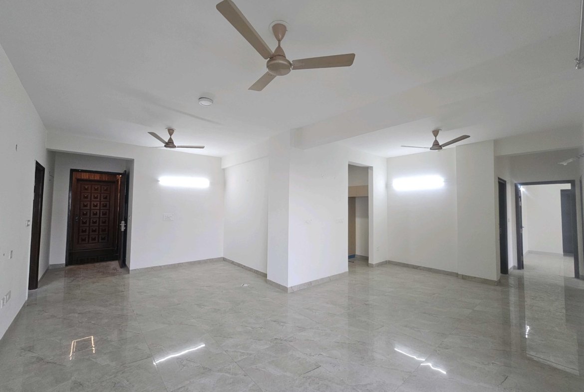 4+1 BHK Flat For Rent in UPTOWN SKYLLA pr7 Airport Road Zirakpur