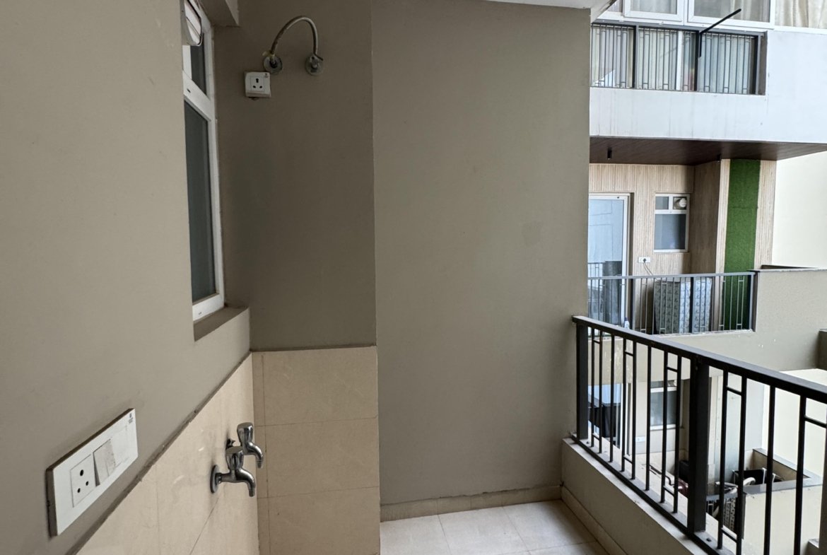 4+1 BHK Flat For Rent in UPTOWN SKYLLA pr7 Airport Road Zirakpur