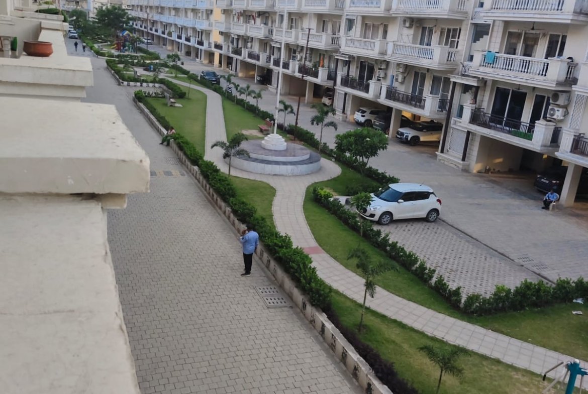3 BHK Ready To Move Flat For Sale In Chd-Ambala Highway Nagla Road , Zirakpur