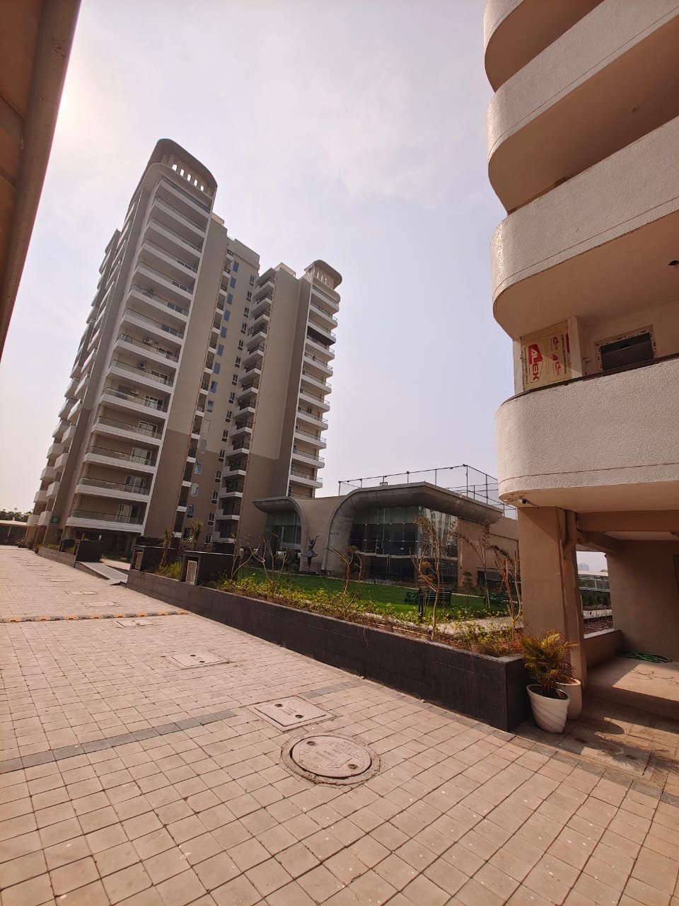 3 BHK Luxury Flat For Sale in PR 7 Airport Road [Ready To Move In]