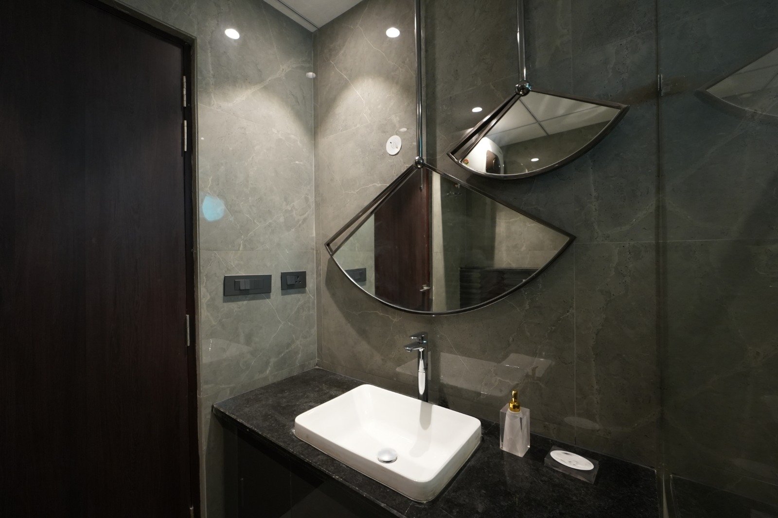 3 BHK Ready To Move Flats In Green Lotus , Zirakpur