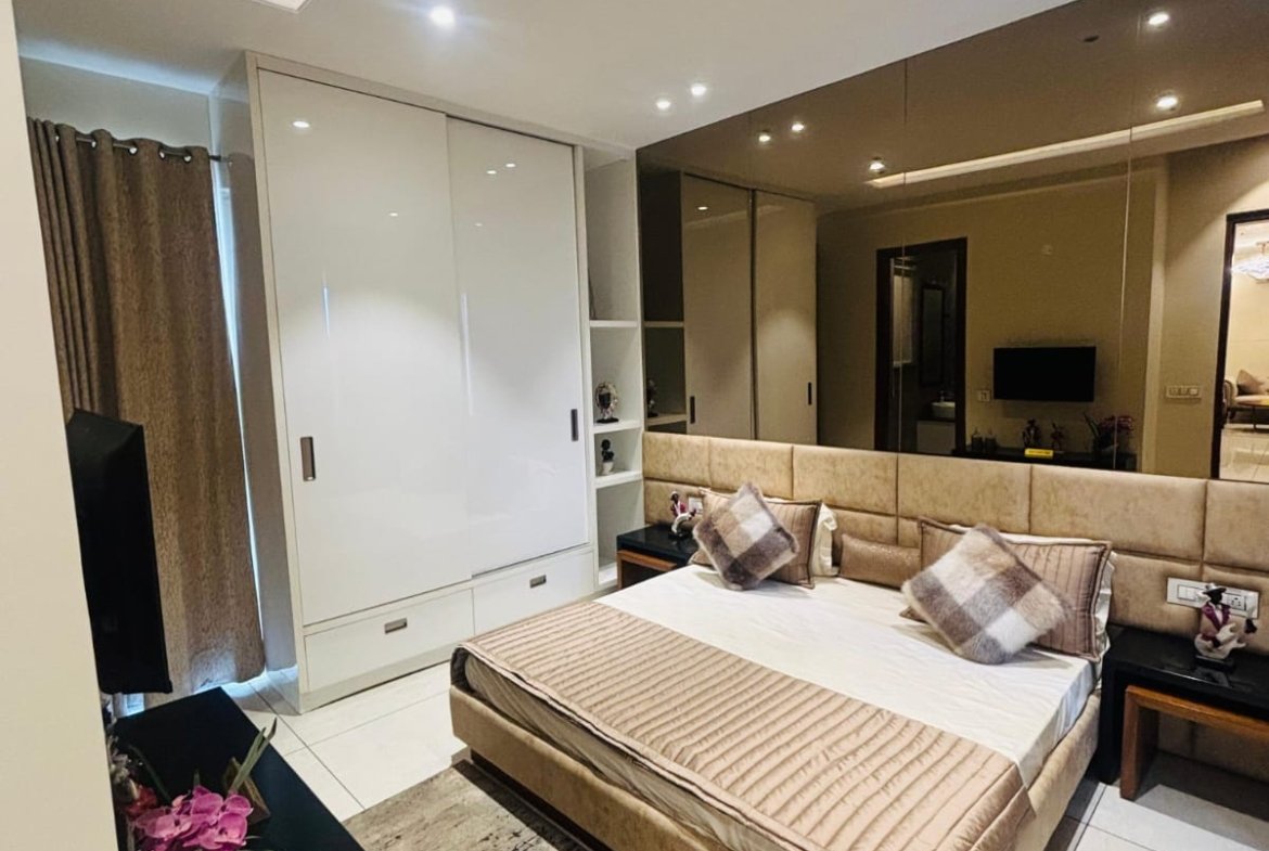 3 BHK Flat For Sale In Airport PR7 Road , Zirakpur