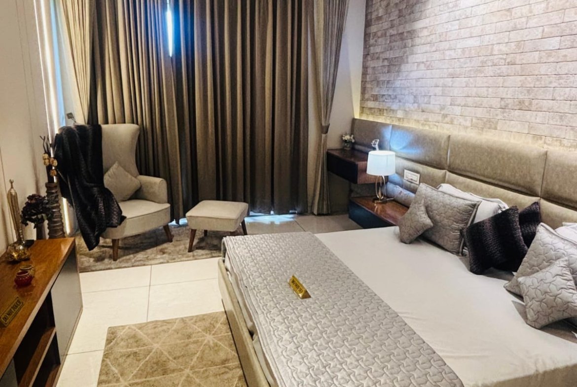 3 BHK Flat For Sale In Airport PR7 Road , Zirakpur