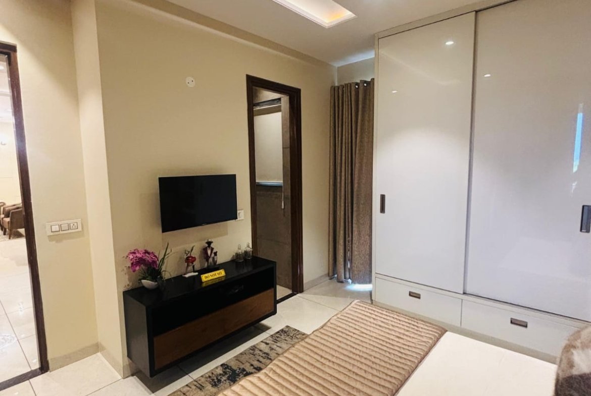 3 BHK Flat For Sale In Airport PR7 Road , Zirakpur