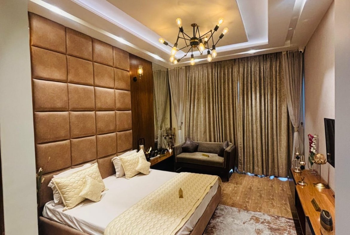 3 BHK Flat For Sale In Airport PR7 Road , Zirakpur